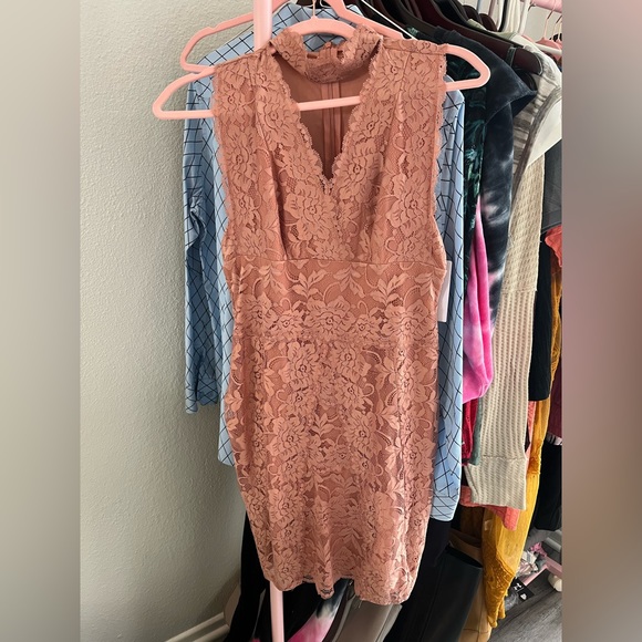 NWT Guess Lace Dress - Picture 2 of 3